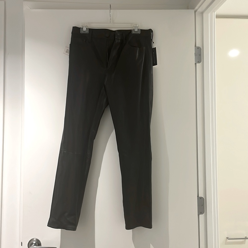 NEW WITH TAGS - BEAUTIFUL Denim Forum 100% leather pants from Artiza